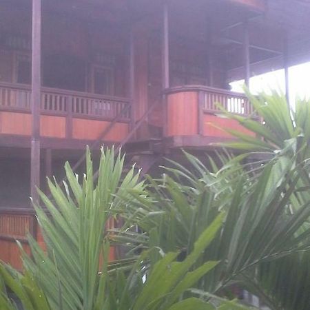 Sunset Guest House&Bar Bunaken Extérieur photo