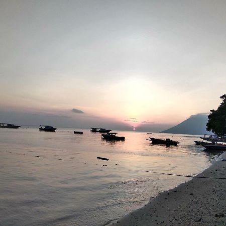 Sunset Guest House&Bar Bunaken Extérieur photo