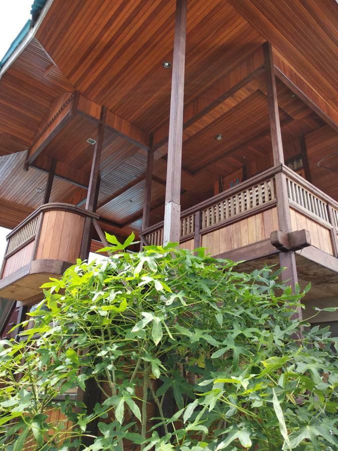 Sunset Guest House&Bar Bunaken Extérieur photo