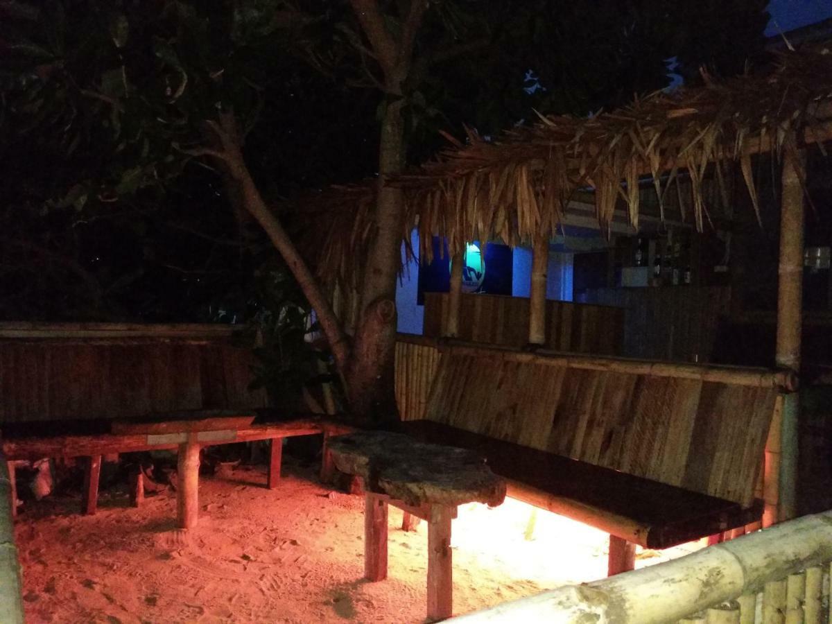 Sunset Guest House&Bar Bunaken Extérieur photo