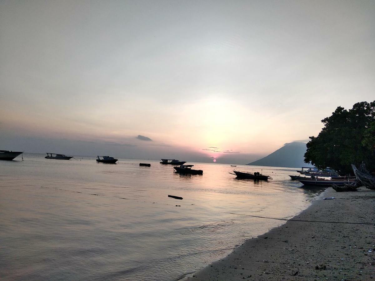 Sunset Guest House&Bar Bunaken Extérieur photo