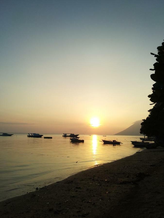 Sunset Guest House&Bar Bunaken Extérieur photo